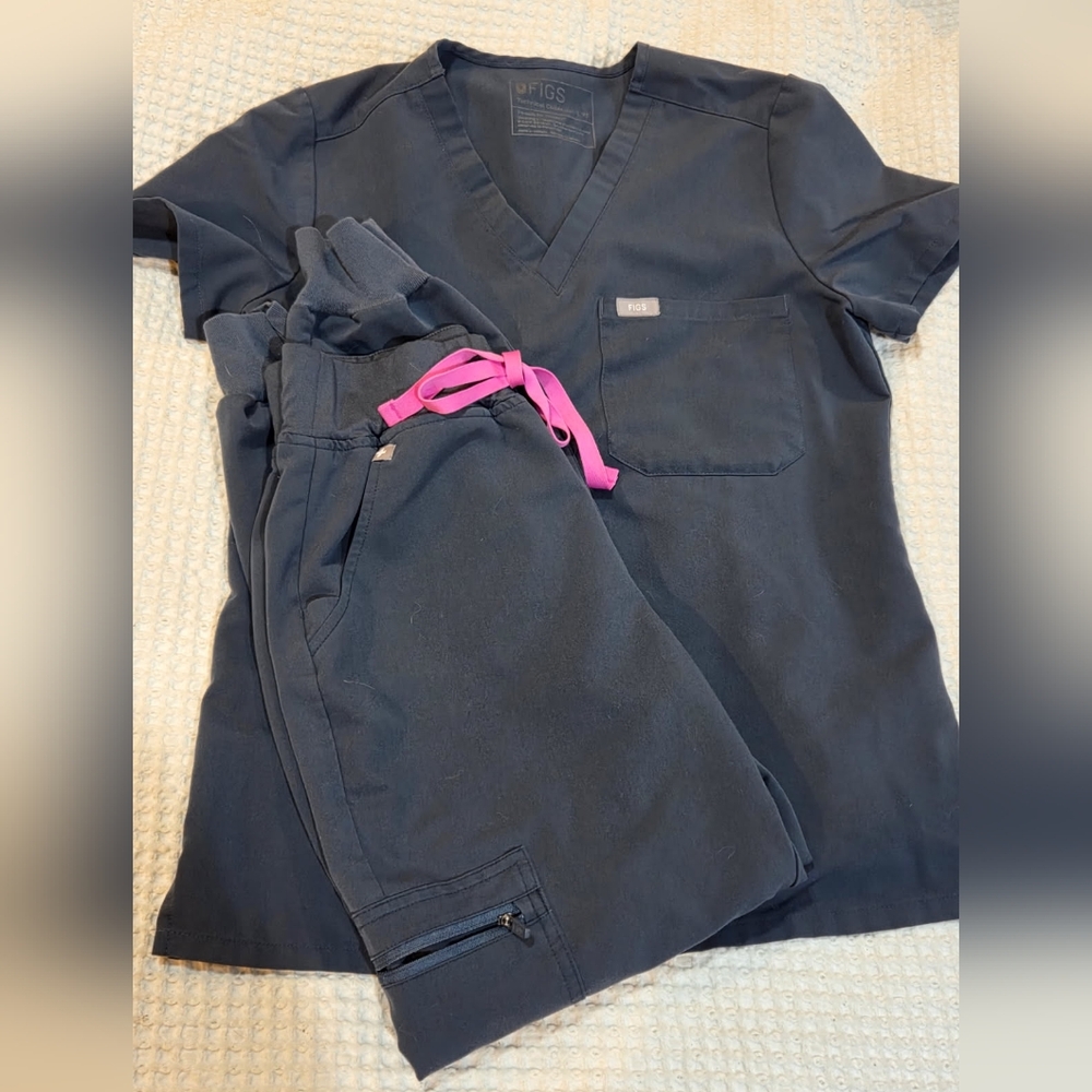 Figs Starry Night Scrub Set with Pink Accents